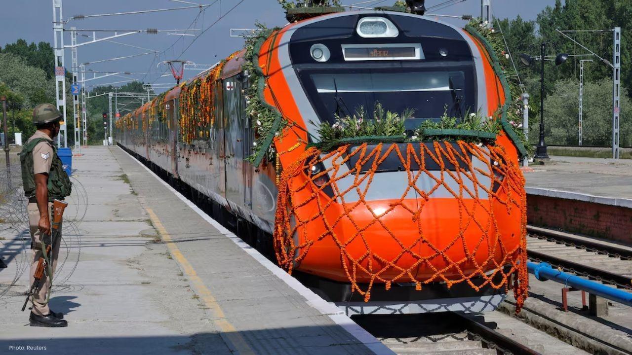 Modi Unveils Four New Vande Bharat Express Routes