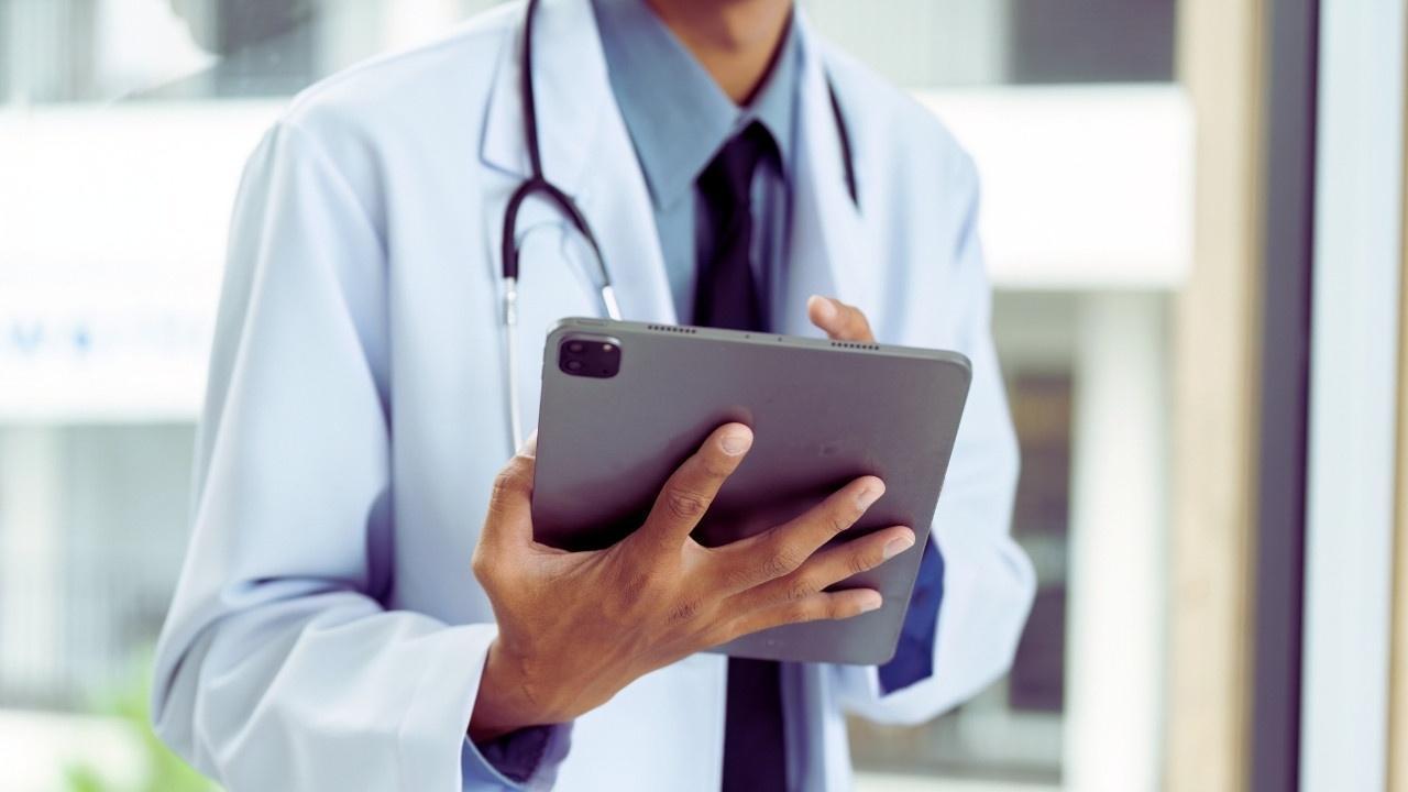 Redefining Personal Wellness: The Impact of Home Health Diagnostics and Wearable Technology