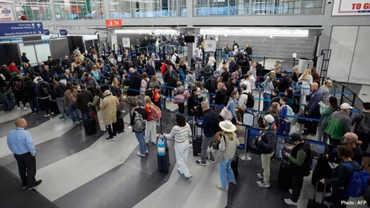 Major Flight Disruptions Hit US: Over 2,800 Cancellations and 10,000 Delays