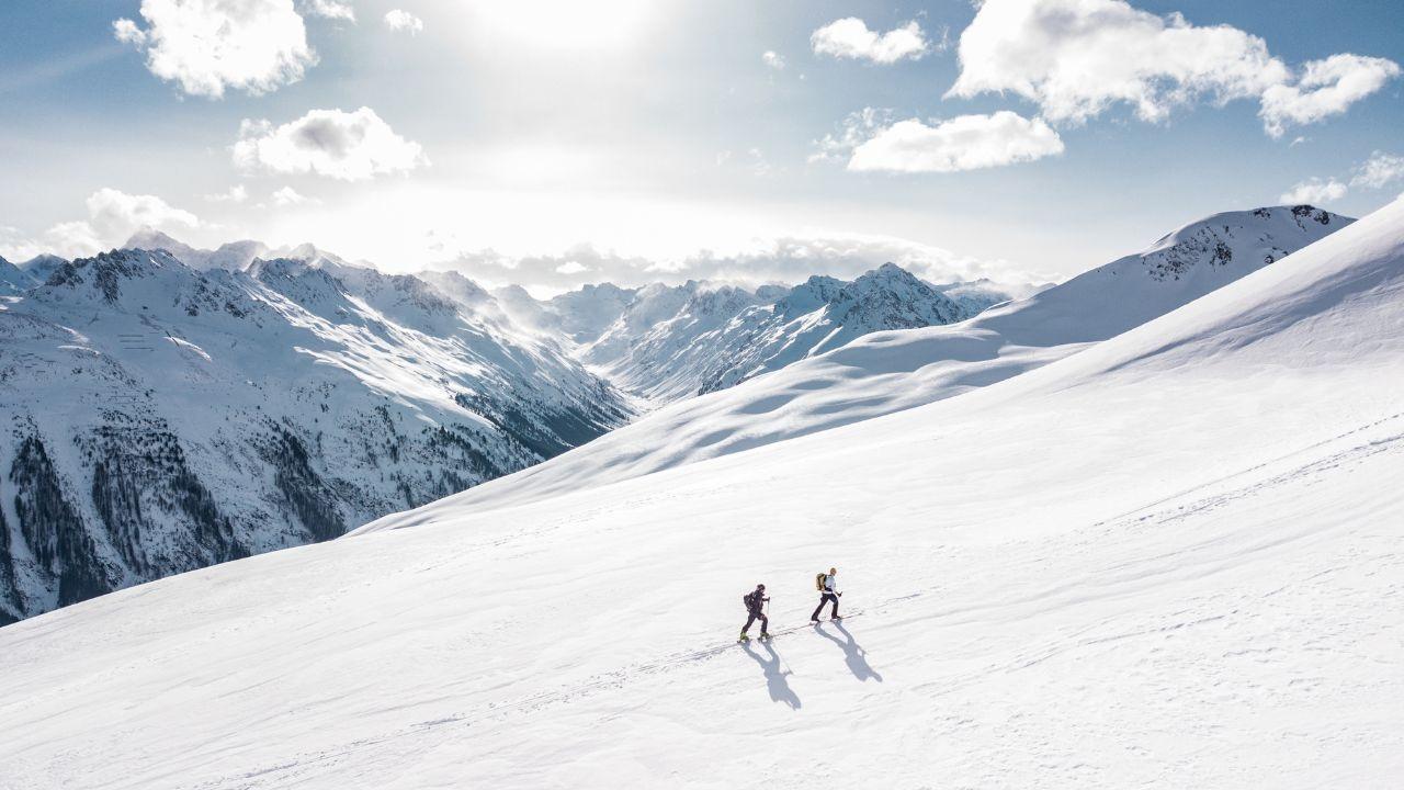 Recovery of Bodies of Indian Tourists in Nepal's Snowy Mountains