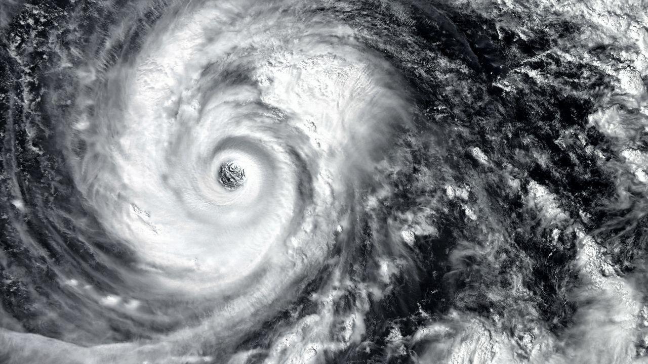 Super Typhoon Fung-Wong Approaches Philippines, Leading to Evacuations