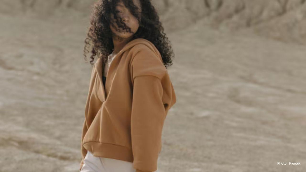 The Ideal Winter Hoodie: Comfort and Style for Women