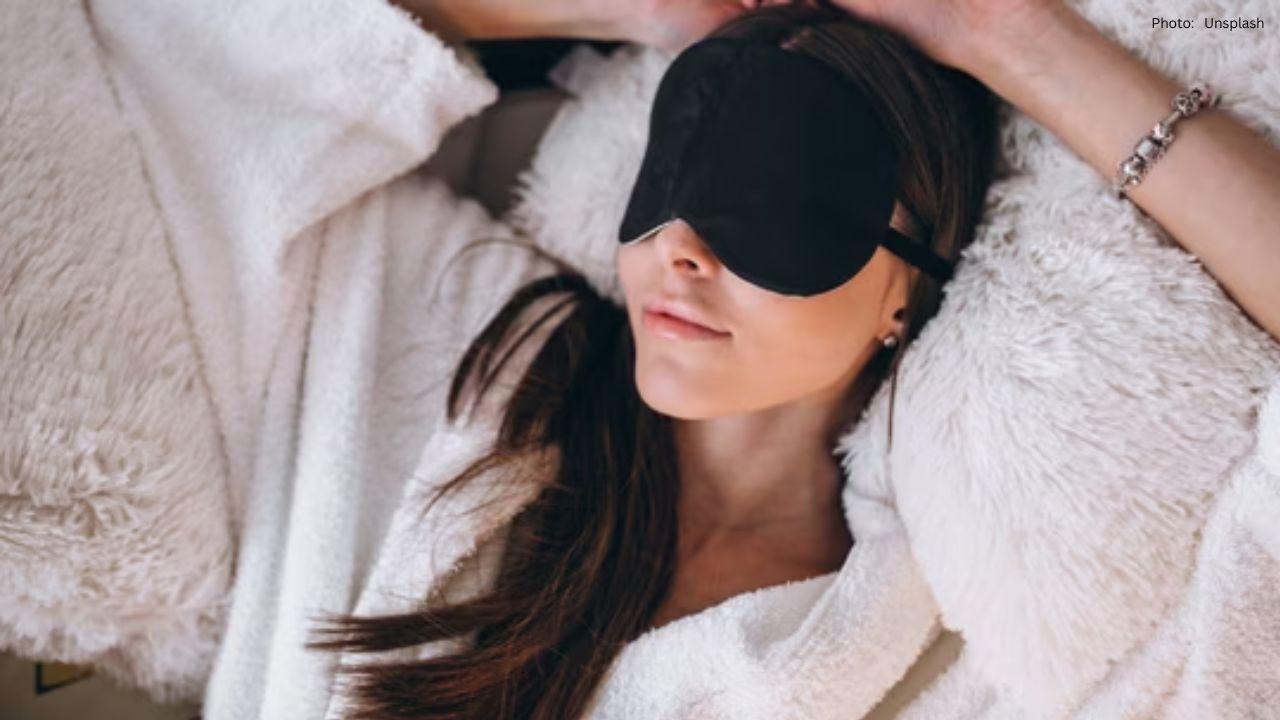 Mumbai Expert Highlights Women's Sleep Needs: 20 Minutes More Than Men