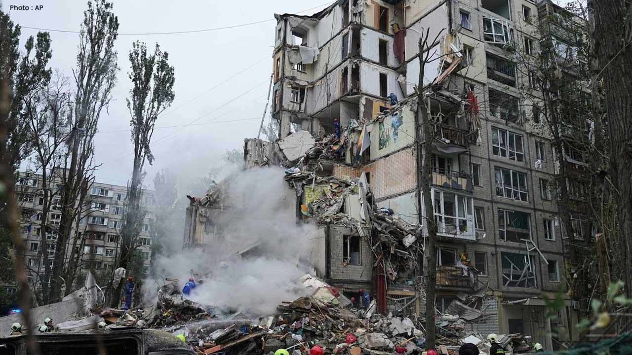 Kyiv Endures Extensive Missile and Drone Assault Amid Rising Tensions