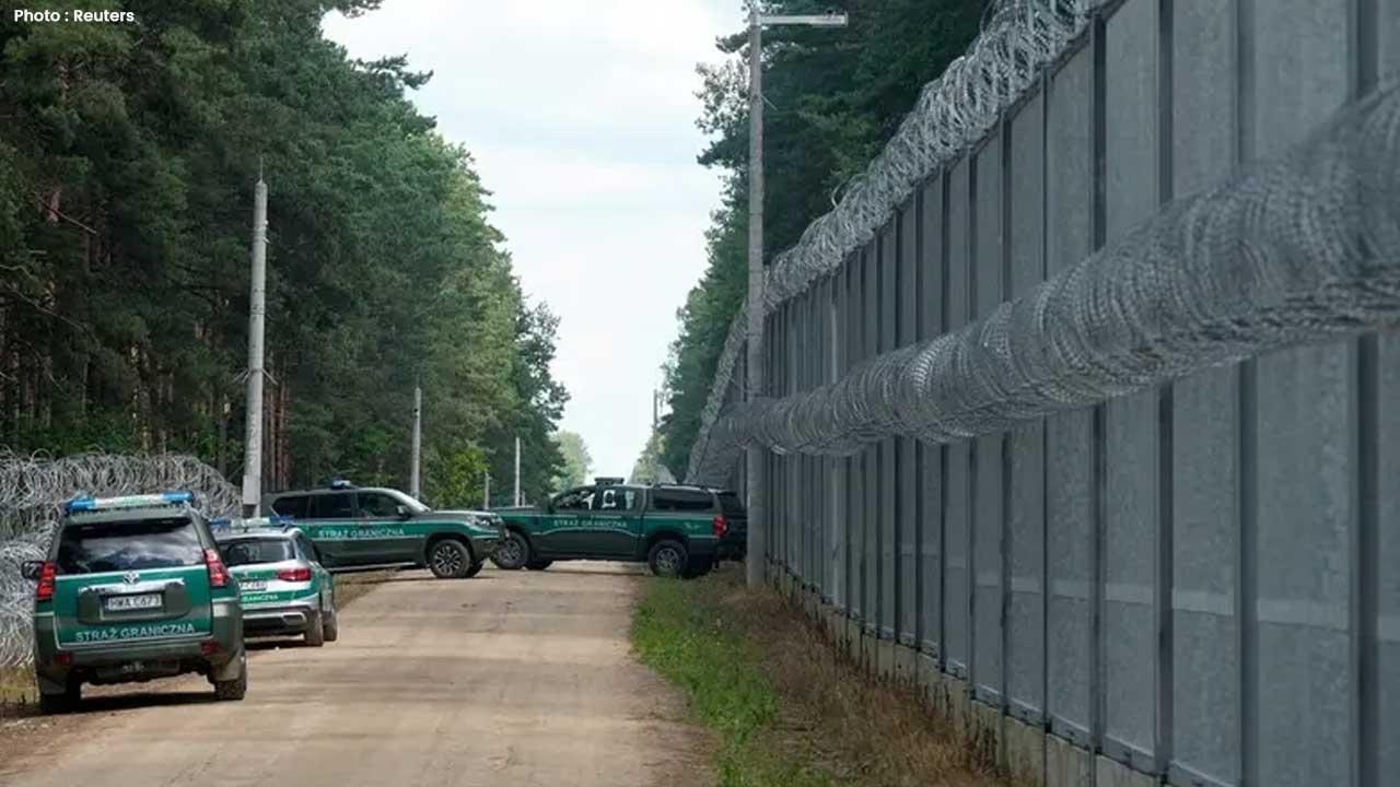 Poland Set to Reopen Belarus Border Crossings on November 17 Amid Security Alert