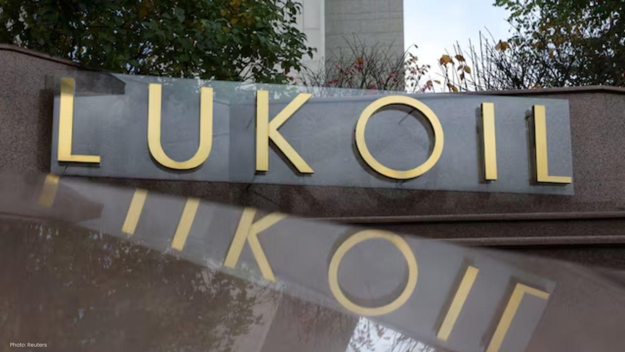 Carlyle Group Considers Acquisition of Lukoil's Sanctioned Assets