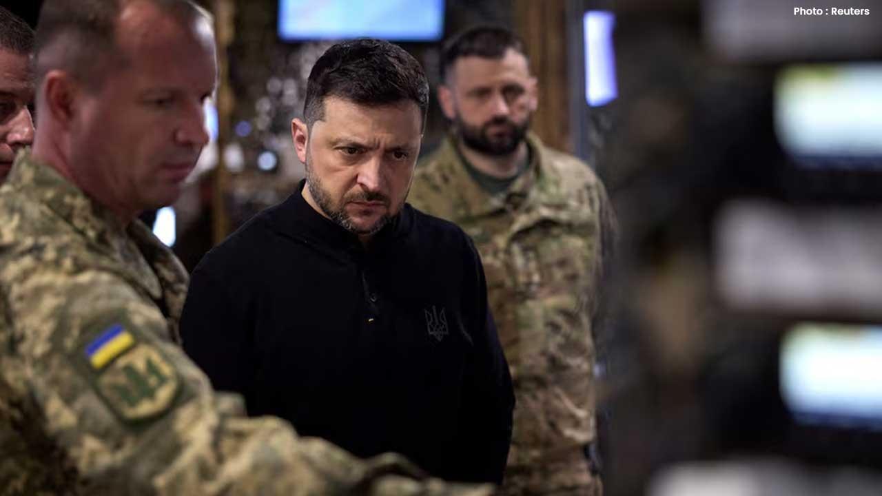 Zelenskiy Inspects Troops, Calls for Reinforced Frontline Defenses