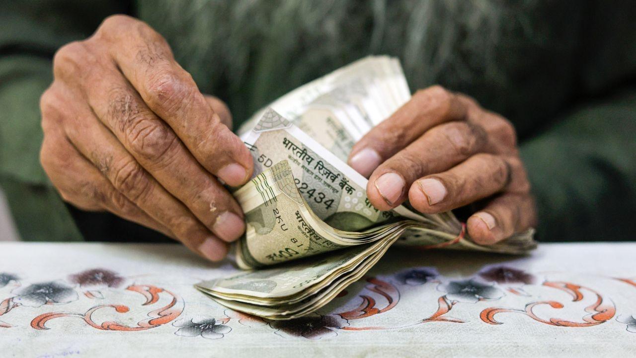 Indian Rupee Remains Stable as Dollar Demand Persists