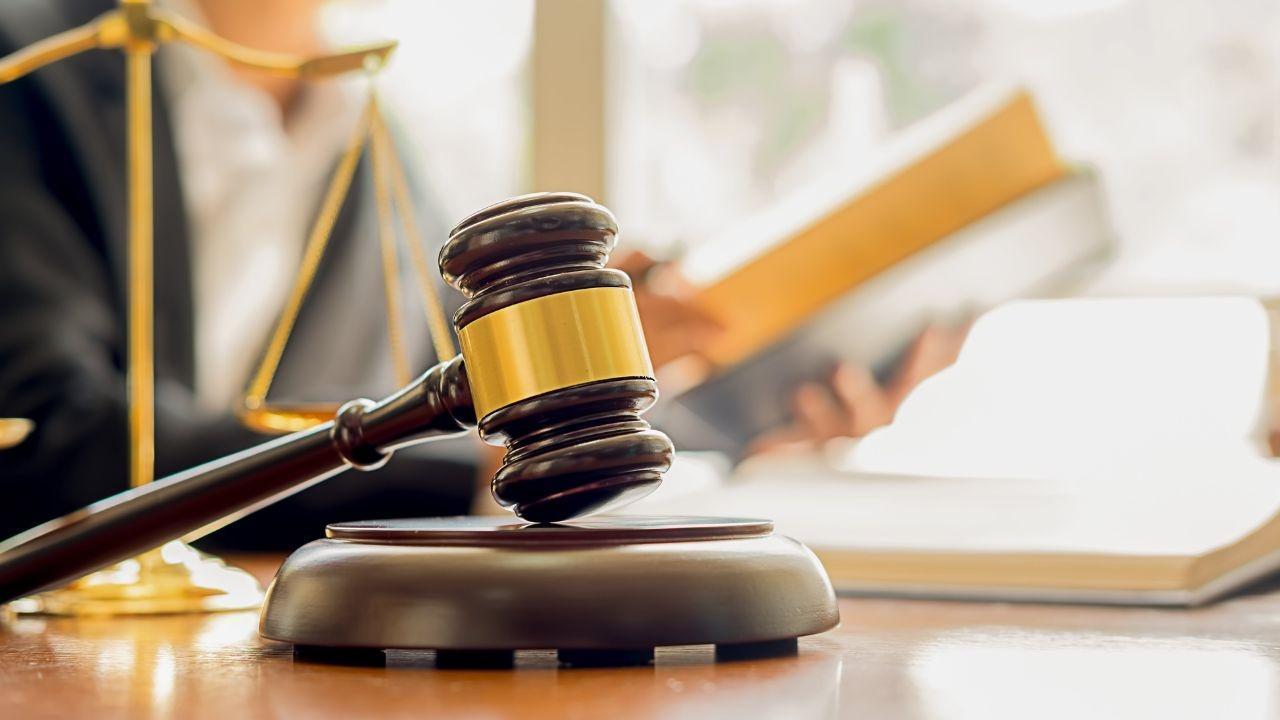 Venezuelan Doctor Sentenced to Three Decades for WhatsApp Message