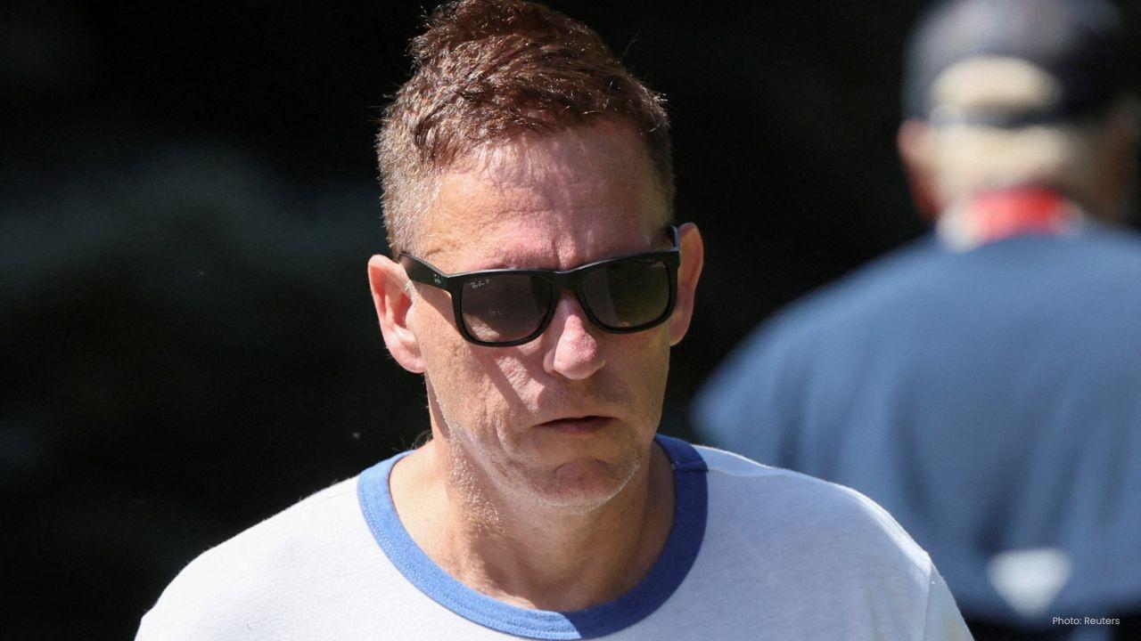 Thiel Liquidates Nvidia Holdings as AI Bubble Risks Loom