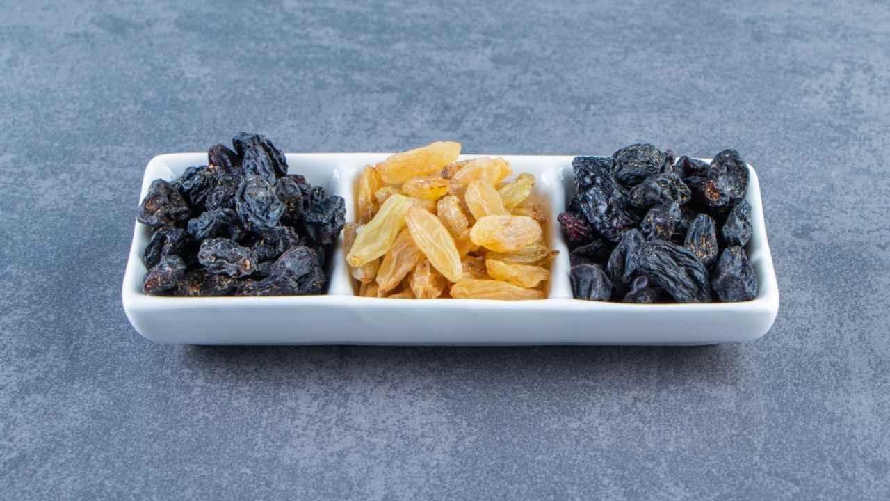 Unveiling the Power of Soaked Raisins: Your Daily Youthful Boost