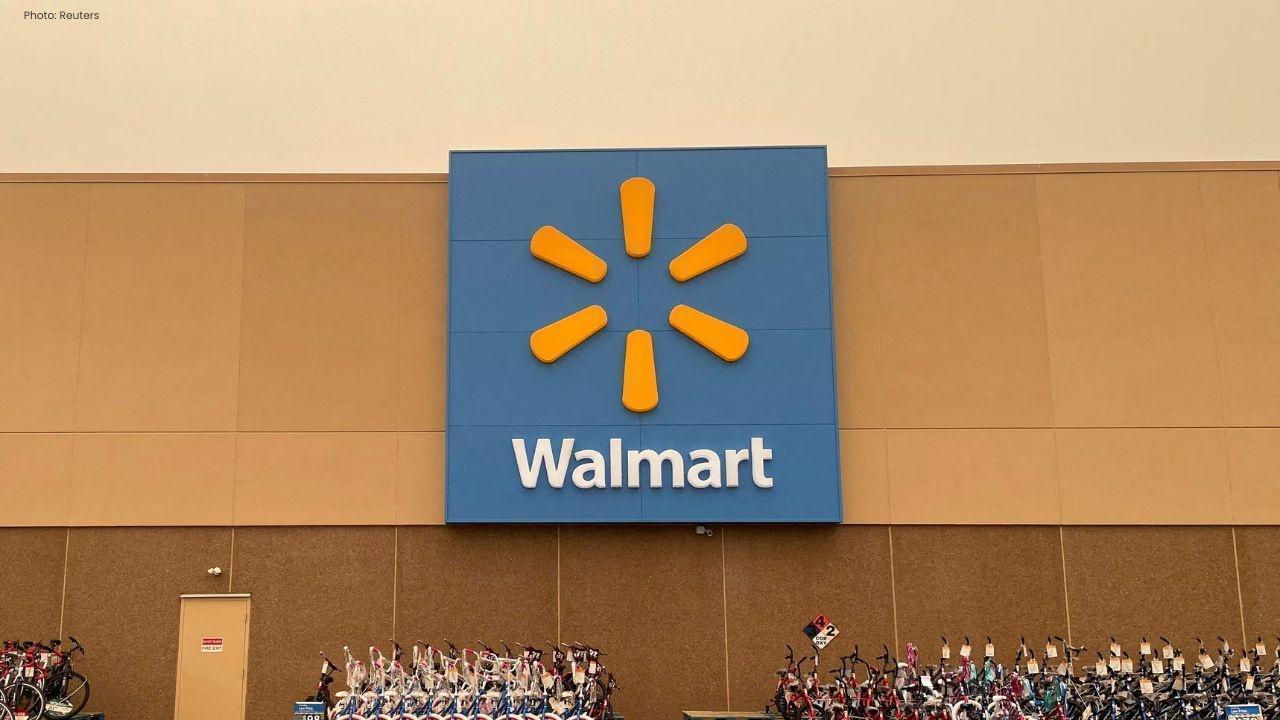 Walmart Reports Holiday Sales Boost Driven by Wealthy Shoppers