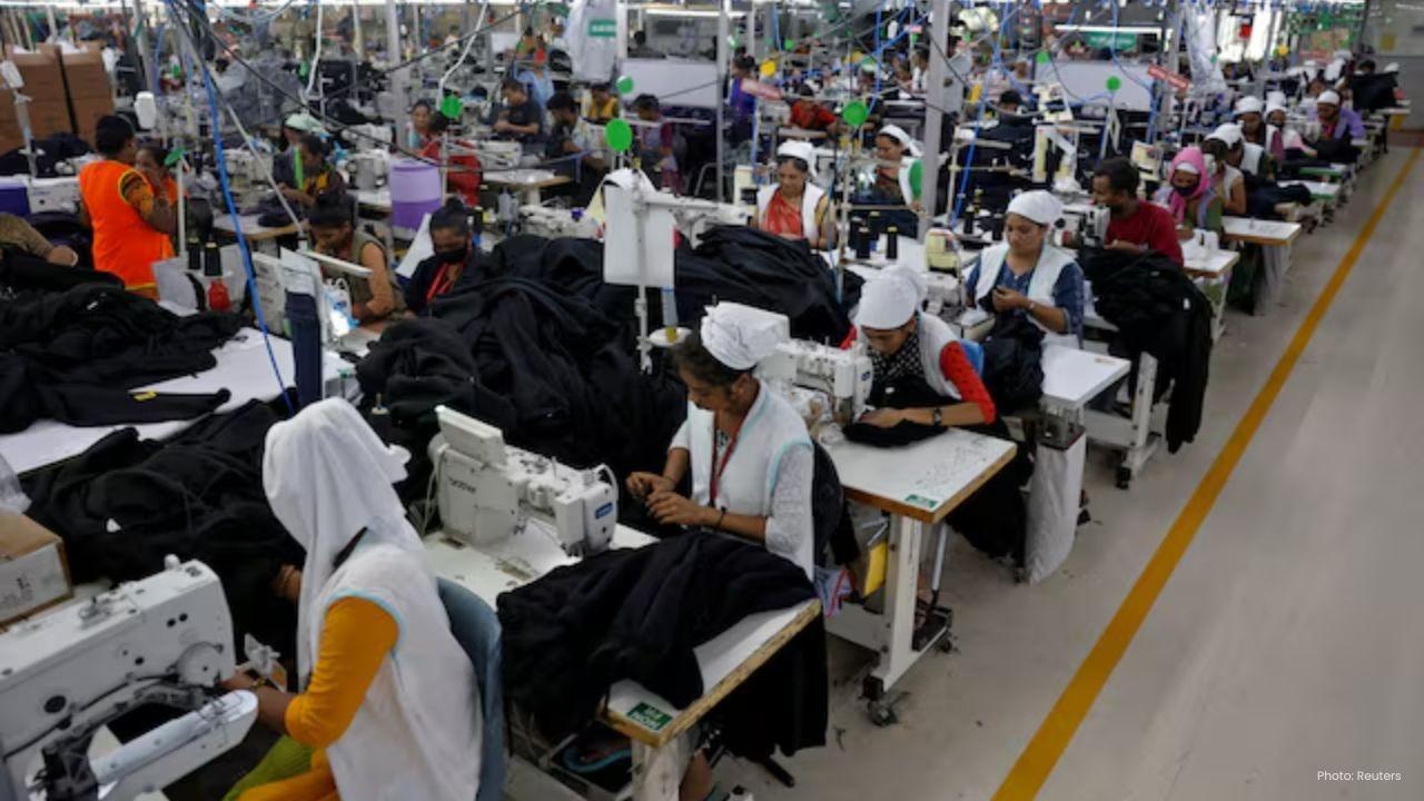 India's Private Sector Growth Declines Amid Global Challenges