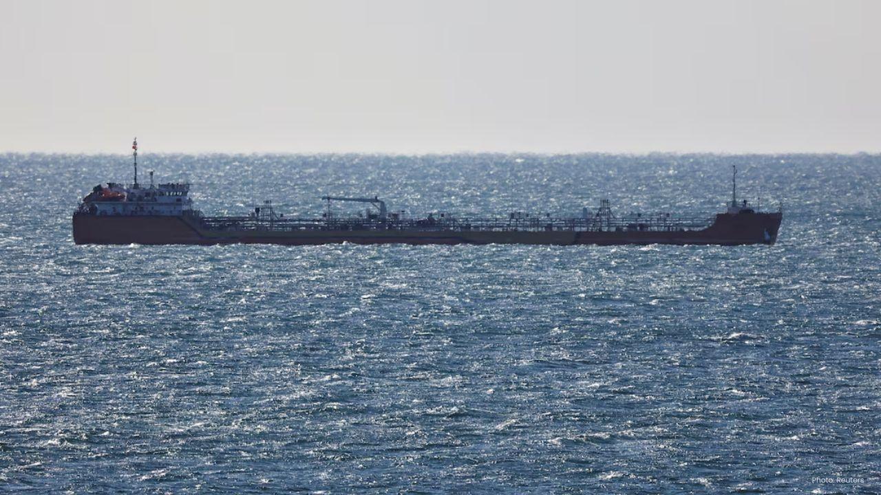 Impact of US Sanctions Leaves 48 Million Barrels of Russian Oil Adrift