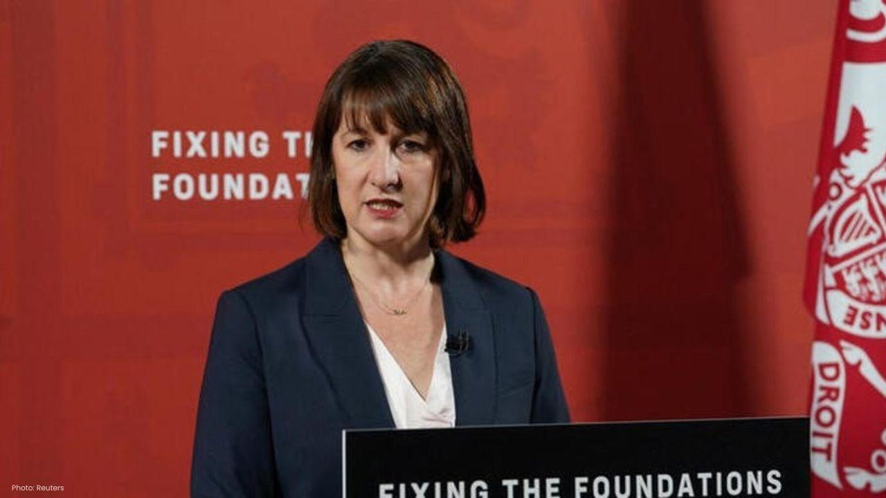 UK’s Public Finances Under Pressure as Borrowing Hits £17.4bn