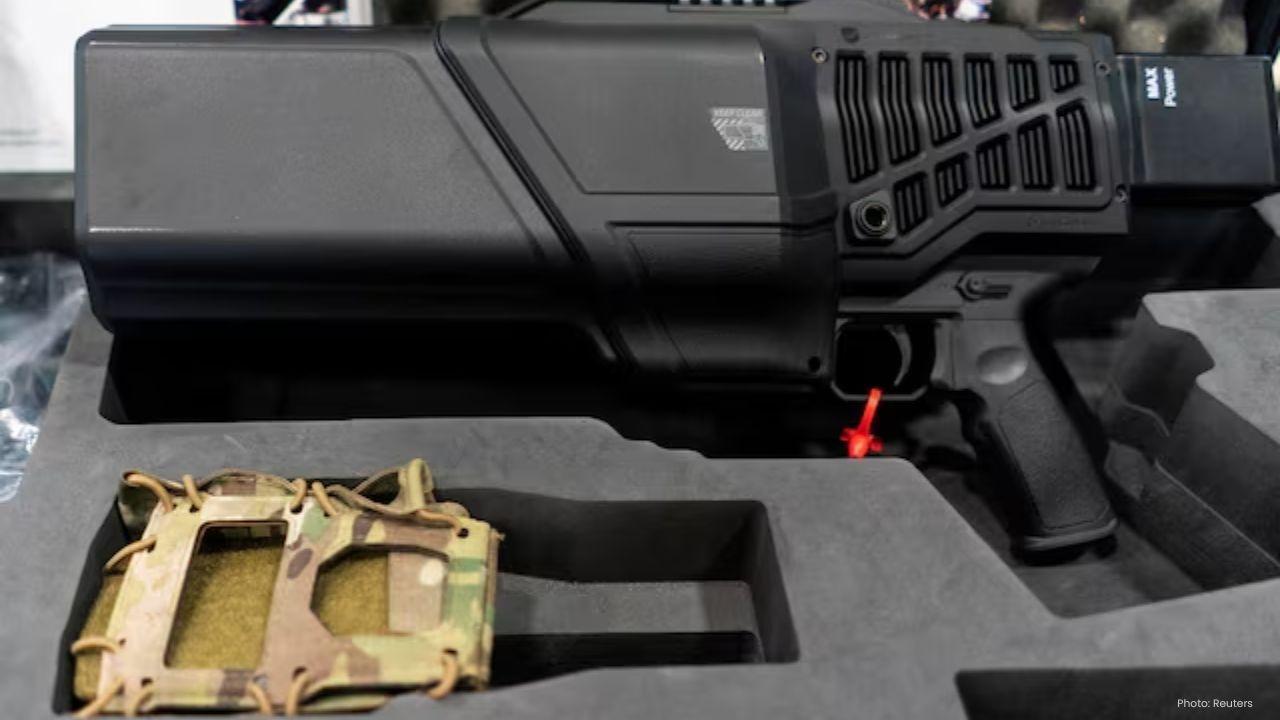 Droneshield's Stocks Plummet Following Executive Departures