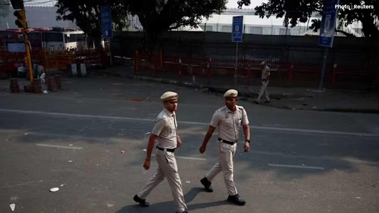 Kashmir News Office Raided by Indian Anti-Terrorism Units