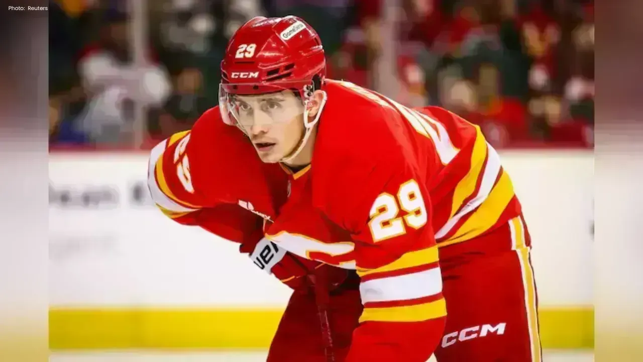 Calgary Flames' Samuel Honzek Faces Extended Recovery Post-Surgery