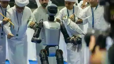 UAE Pioneers AI Development with Focused Human Capital Investment