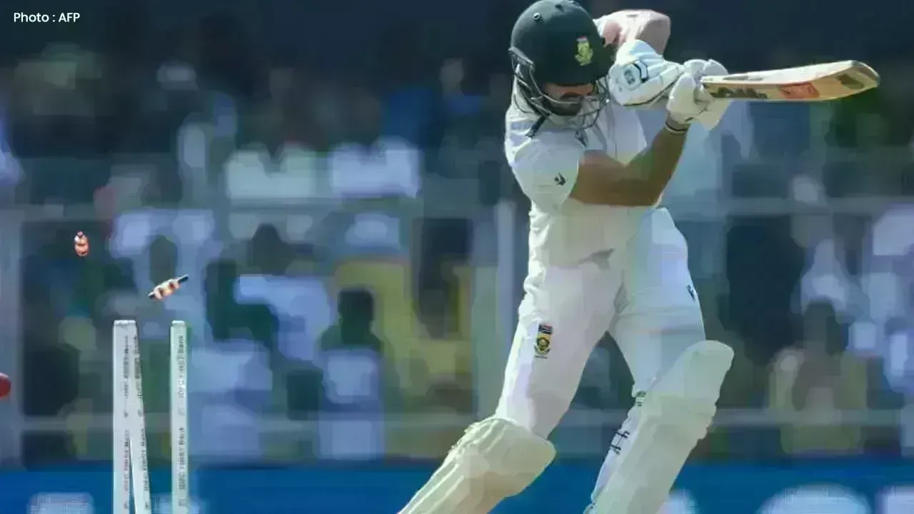 Kuldeep Yadav Leads India’s Resilience Against South Africa