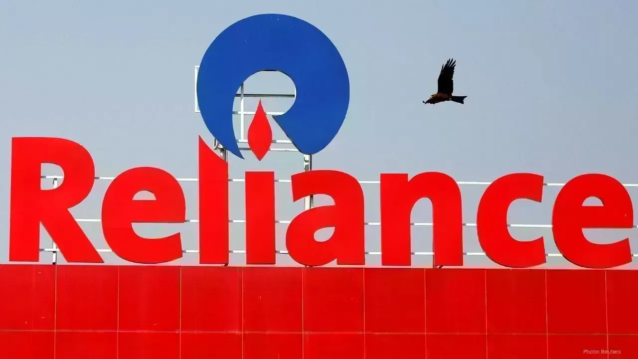 Reliance Industries Reaches 52-Week Peak with Bright Projections for 2026