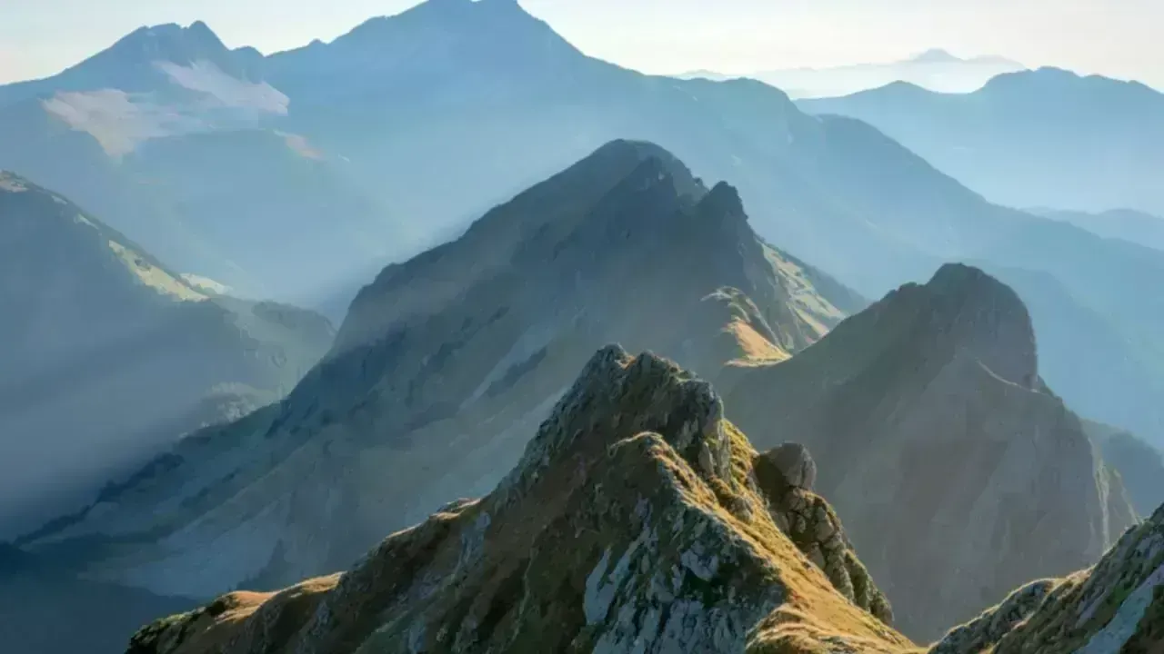 Tragedy Strikes at Aoraki: Two Climbers Plunge from New Zealand’s Tallest Summit