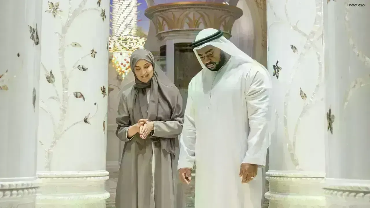 Trinidad's Foreign Minister Explores Sheikh Zayed Grand Mosque