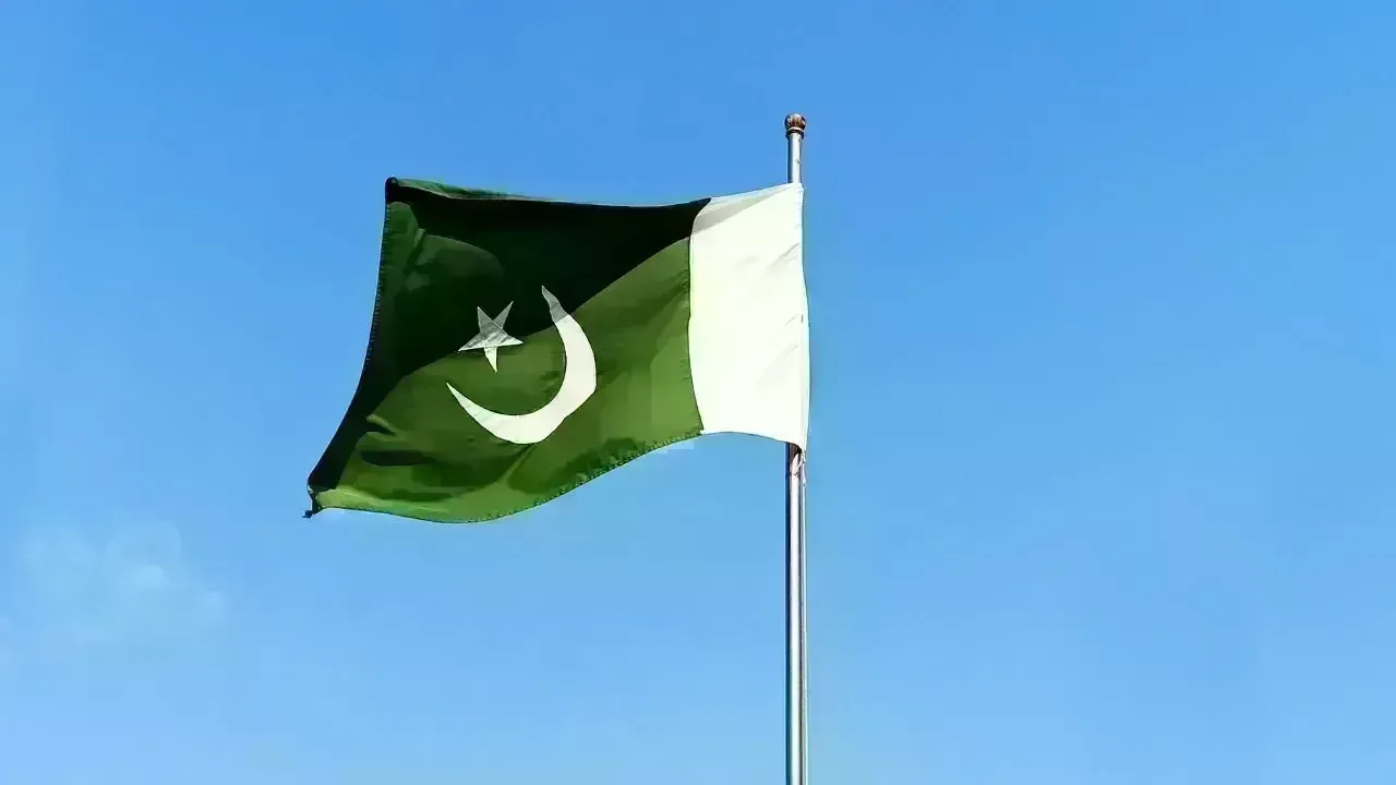 UAE Suspends Visa Issuance for Pakistanis Amid Crime Concerns