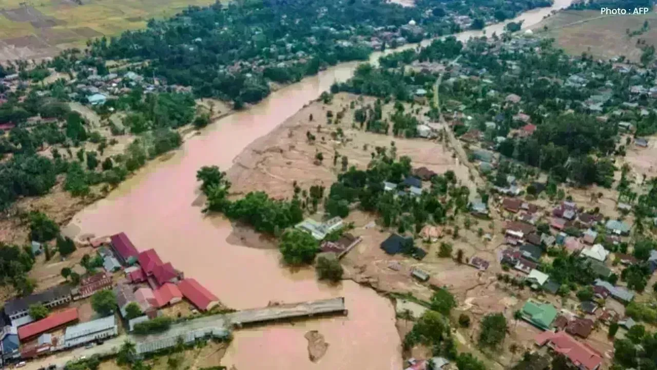 Casualties Rise to 174 in Indonesia Floods Amid Ongoing Search