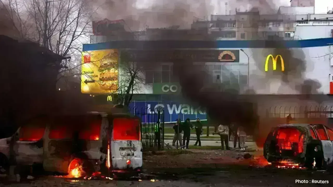 Kyiv Faces Blackouts as Russian Strikes Leave 600,000 in the Dark