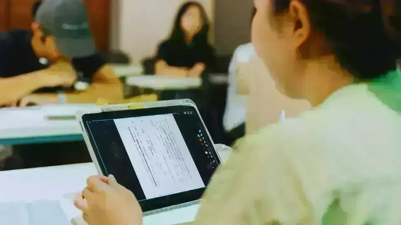 The Role of AI in Indian Classrooms: A Boon or a Bane for Educators?