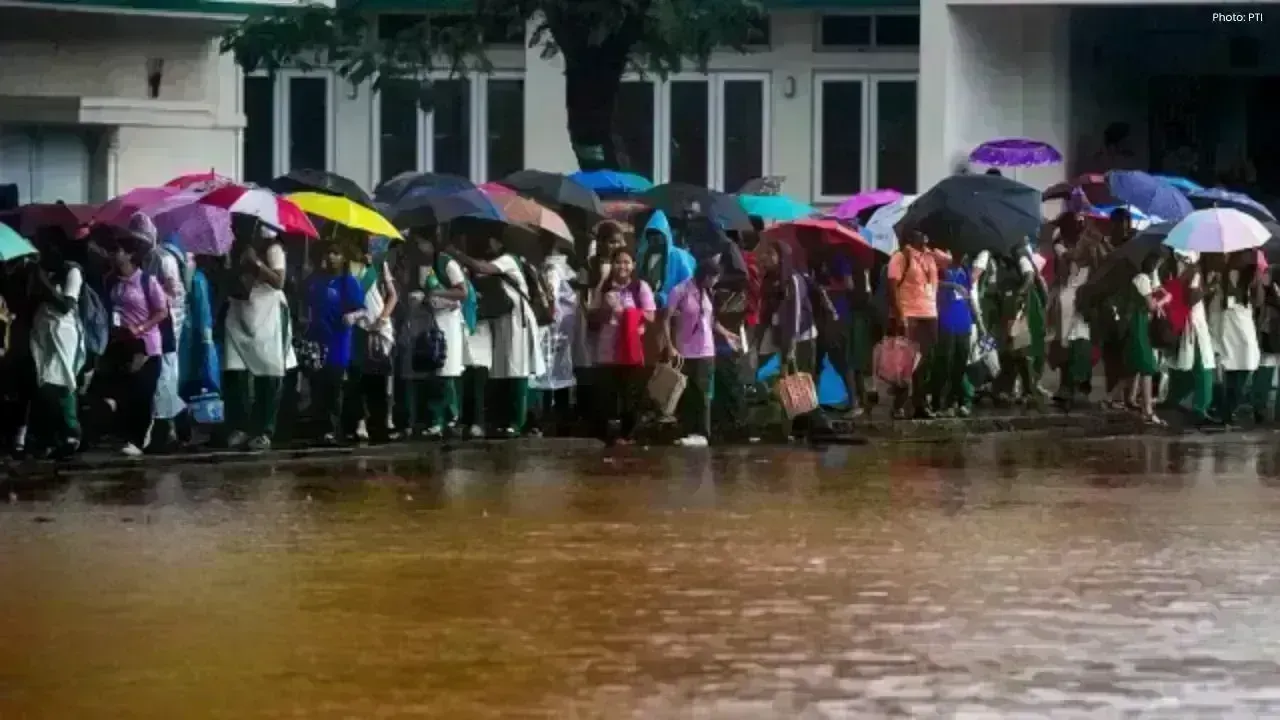 Chennai Schools Close Amid Cyclone Ditwah's Downpour