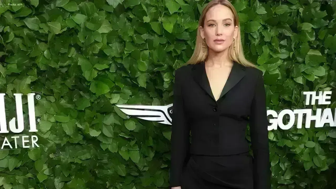 Jennifer Lawrence Dazzles in Sophisticated Black at the 2025 Gotham Film Awards