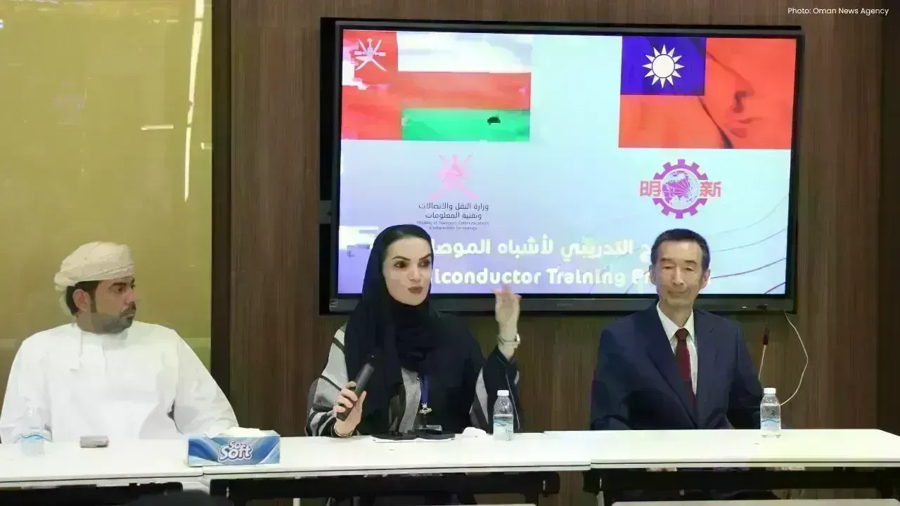 Oman Launches Initiative to Train Youth in Semiconductor Sector