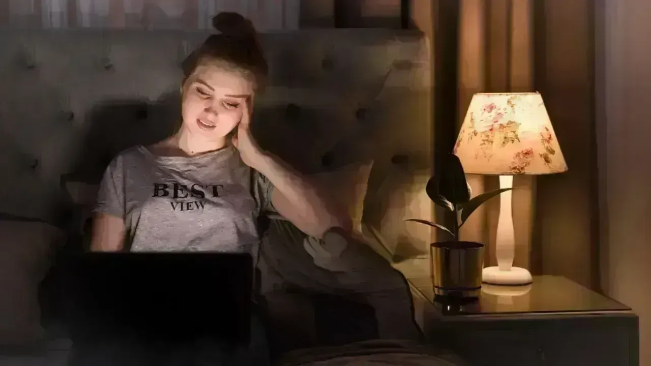 Overcoming Digital Burnout: 5 Essential Tech Practices to Alleviate Screen Fatigue