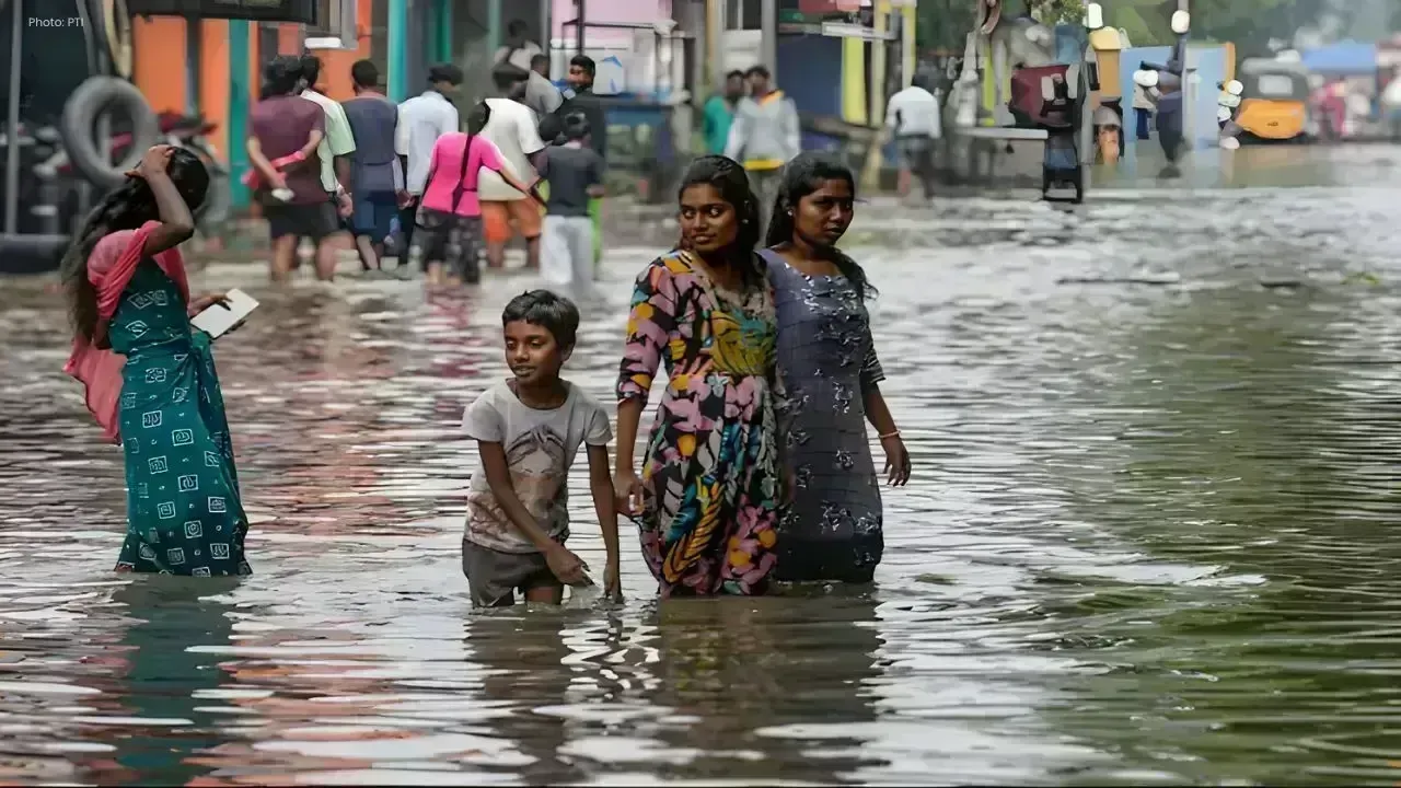 Heavy Rain from Cyclone Ditwah Forces School Closures in Chennai