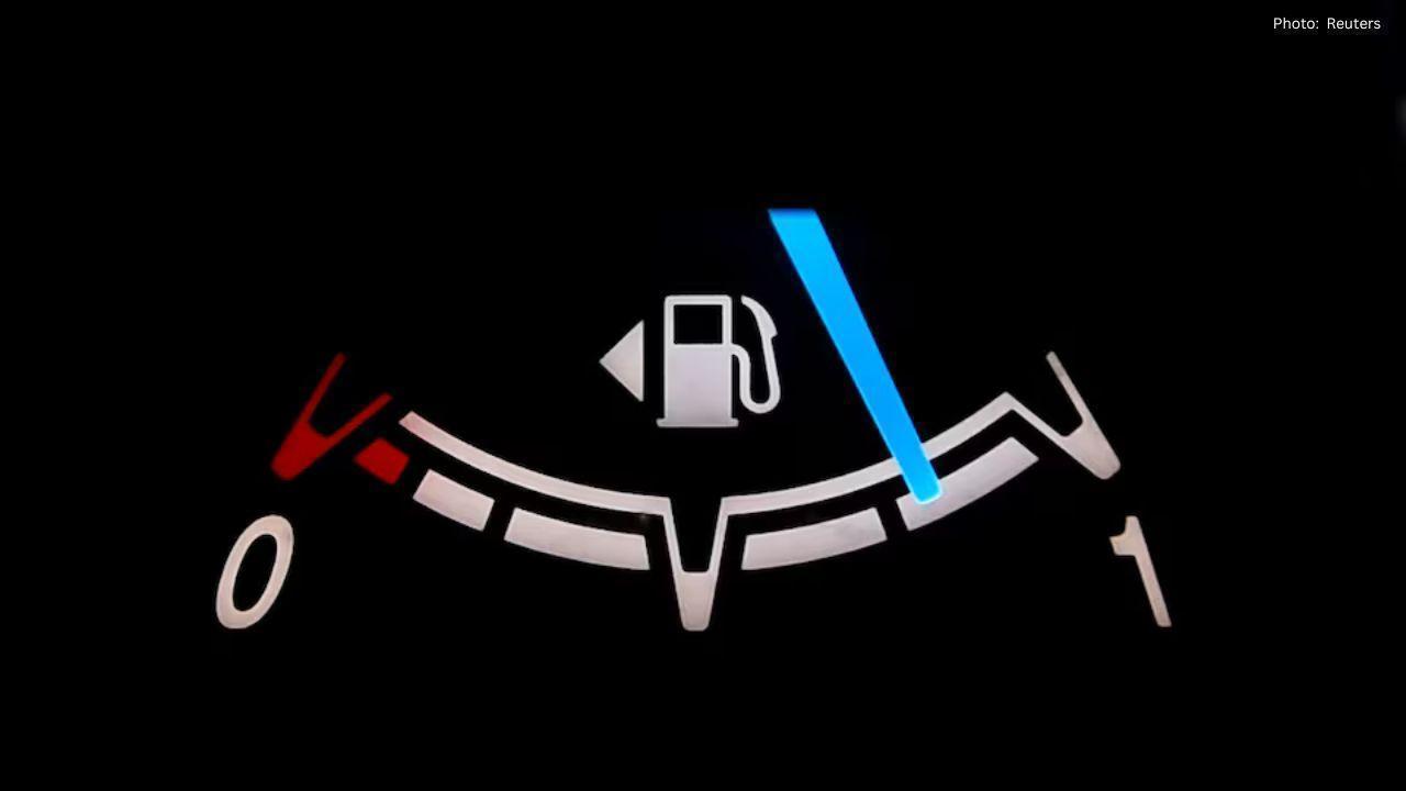 Trump Moves to Cut Fuel Economy Rules, Boosting Gas Cars and Sparking National Debate