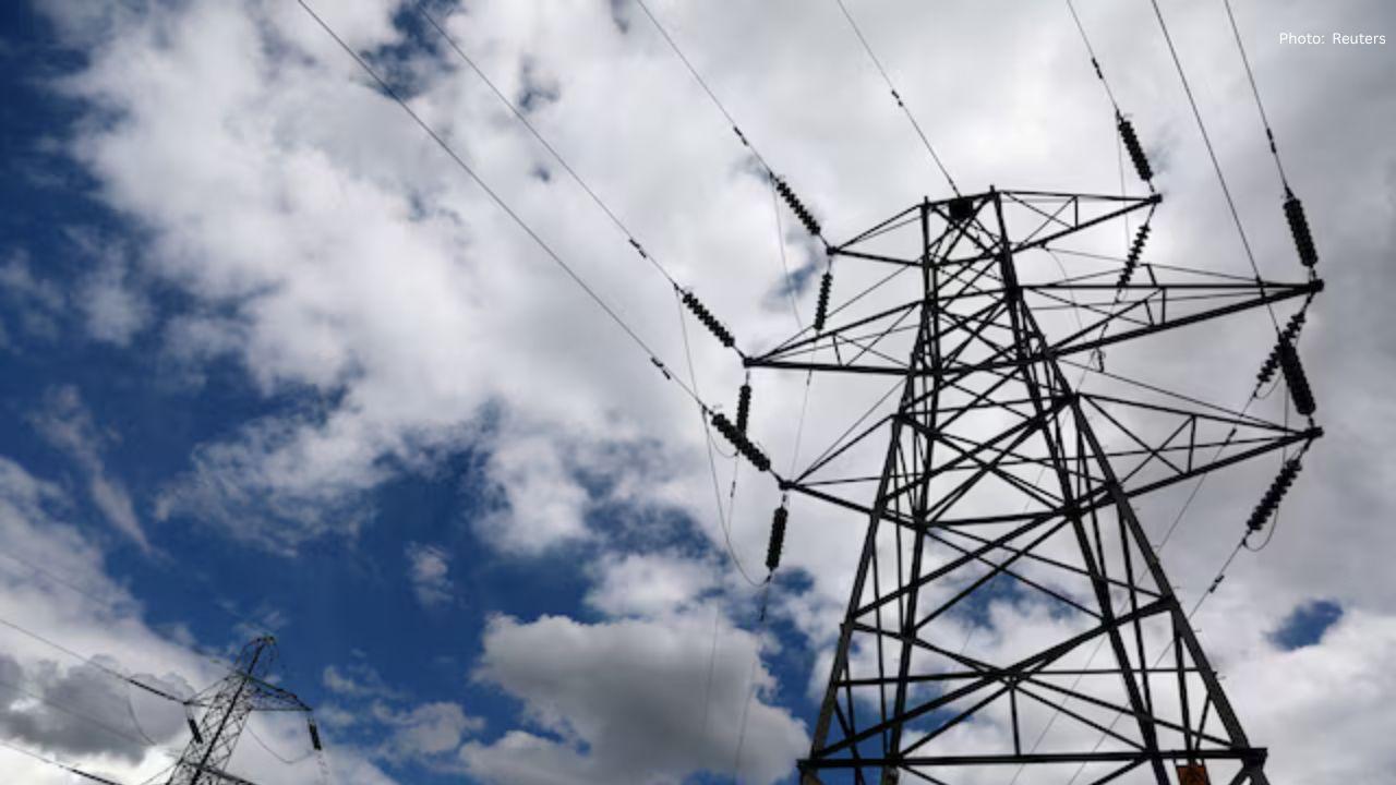 UK Consumers Set for Higher Energy Bills as Regulator Backs £28 Billion Grid Upgrade