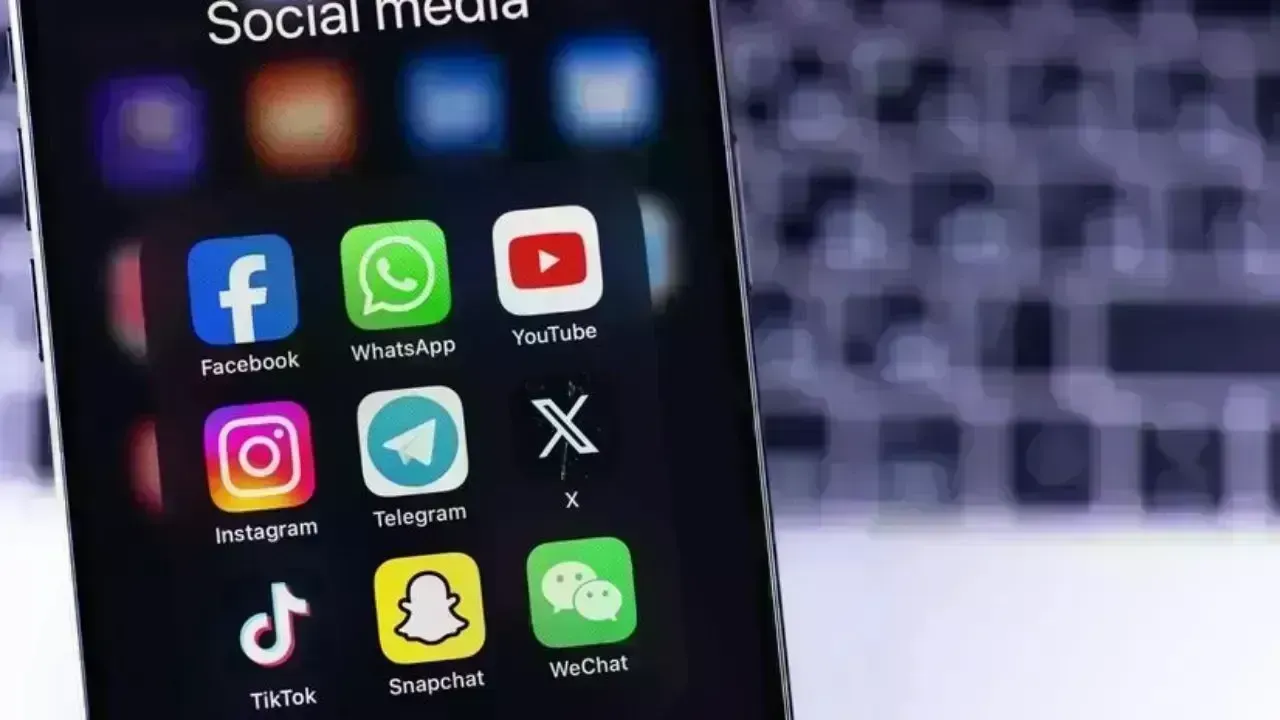 Impact of Australia’s Social Media Ban on India's Digital Future