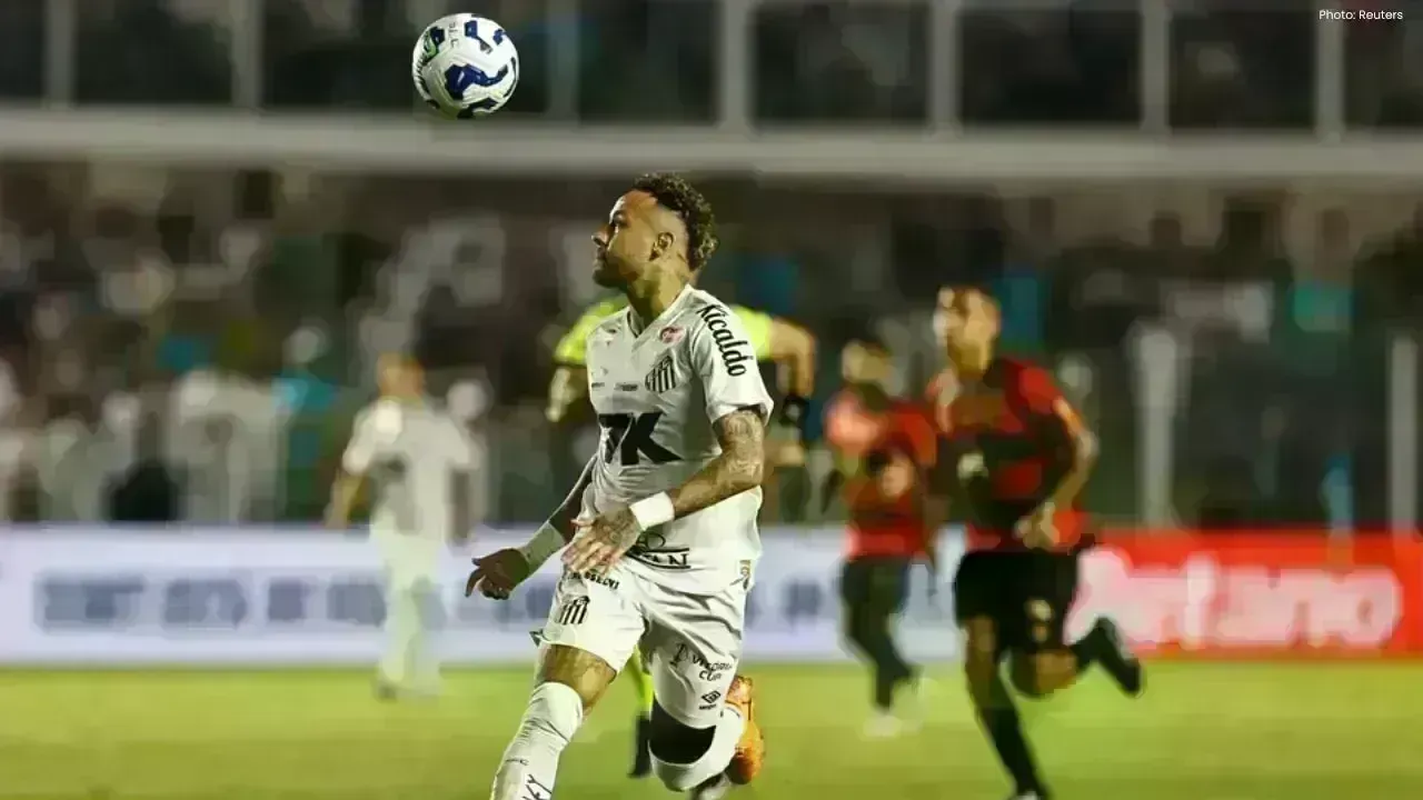 Neymar's Hat-Trick Secures Santos' Safety in Serie A