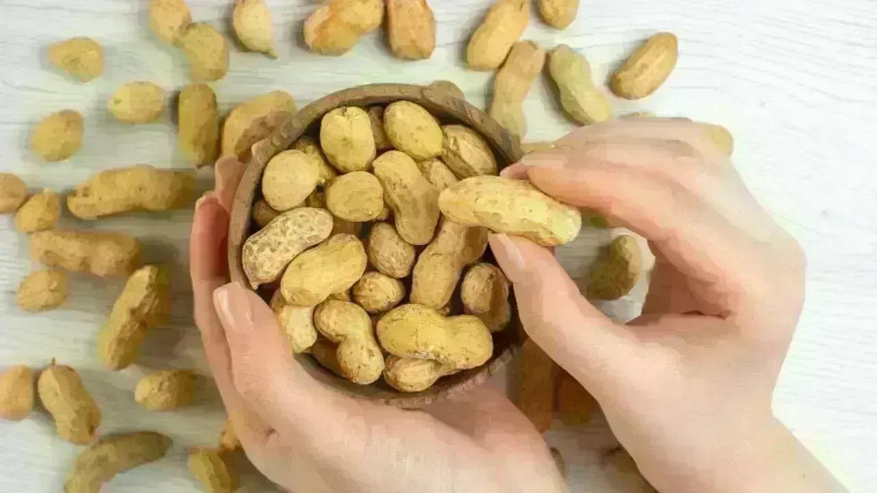 The Advantages of Consuming Peanuts During Winter Months