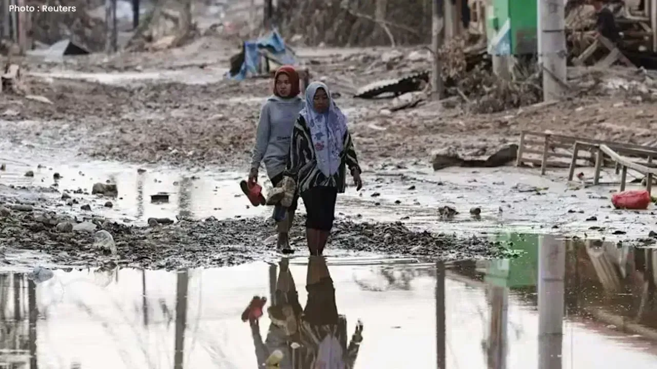 Indonesia Faces Dire Flooding Crisis as Heavy Rain Threatens Again