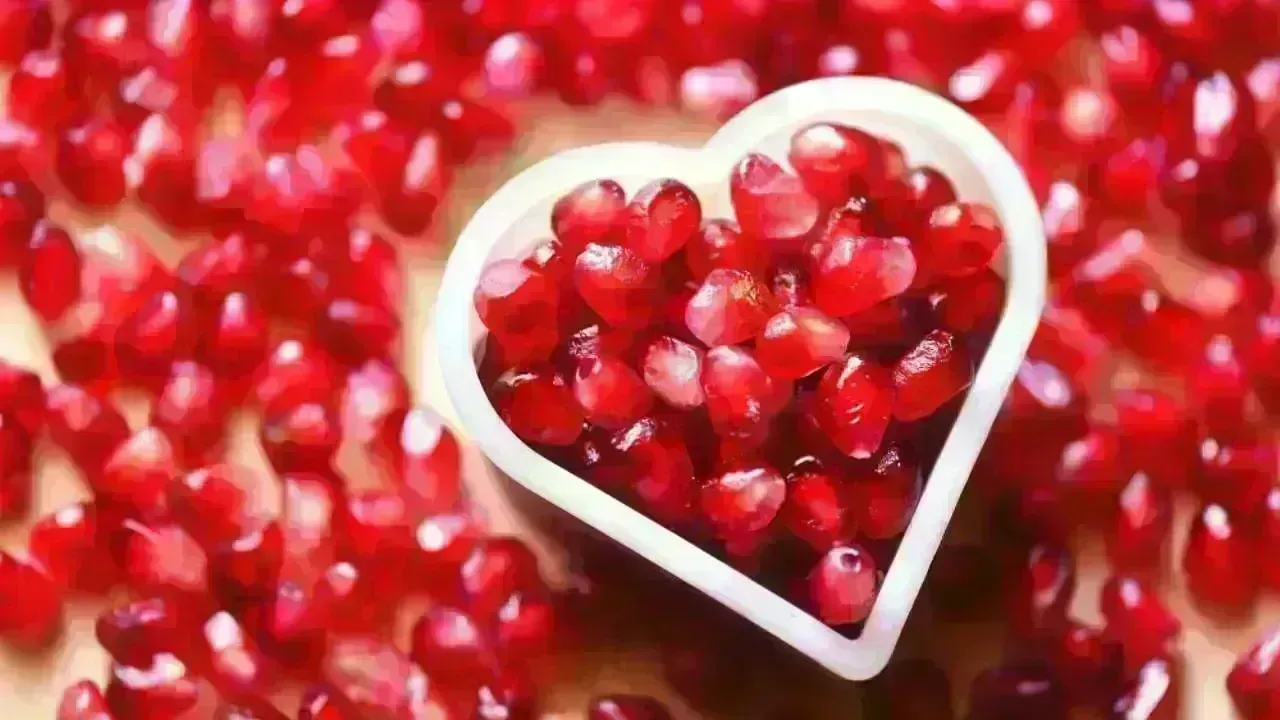 The Essential Health Benefits of Pomegranates: A Daily Dietary Must