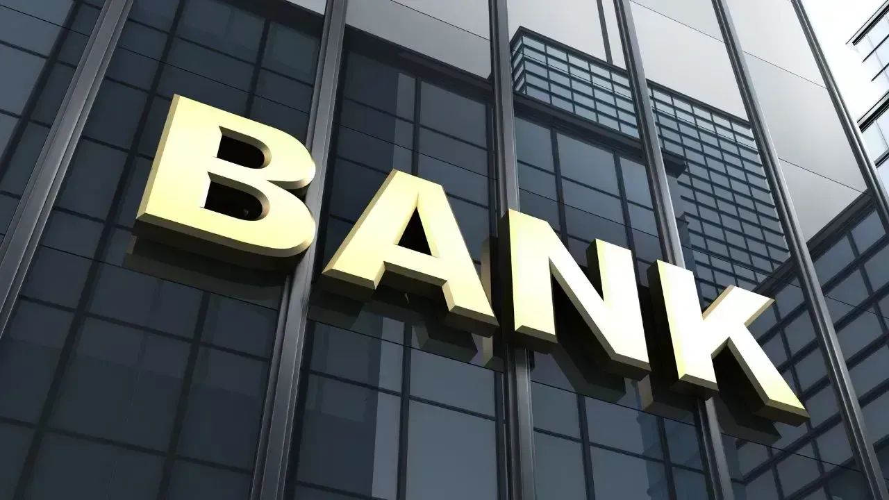 Monzo Unveils 'Double Payday' Initiative to Boost Salaries for Customers