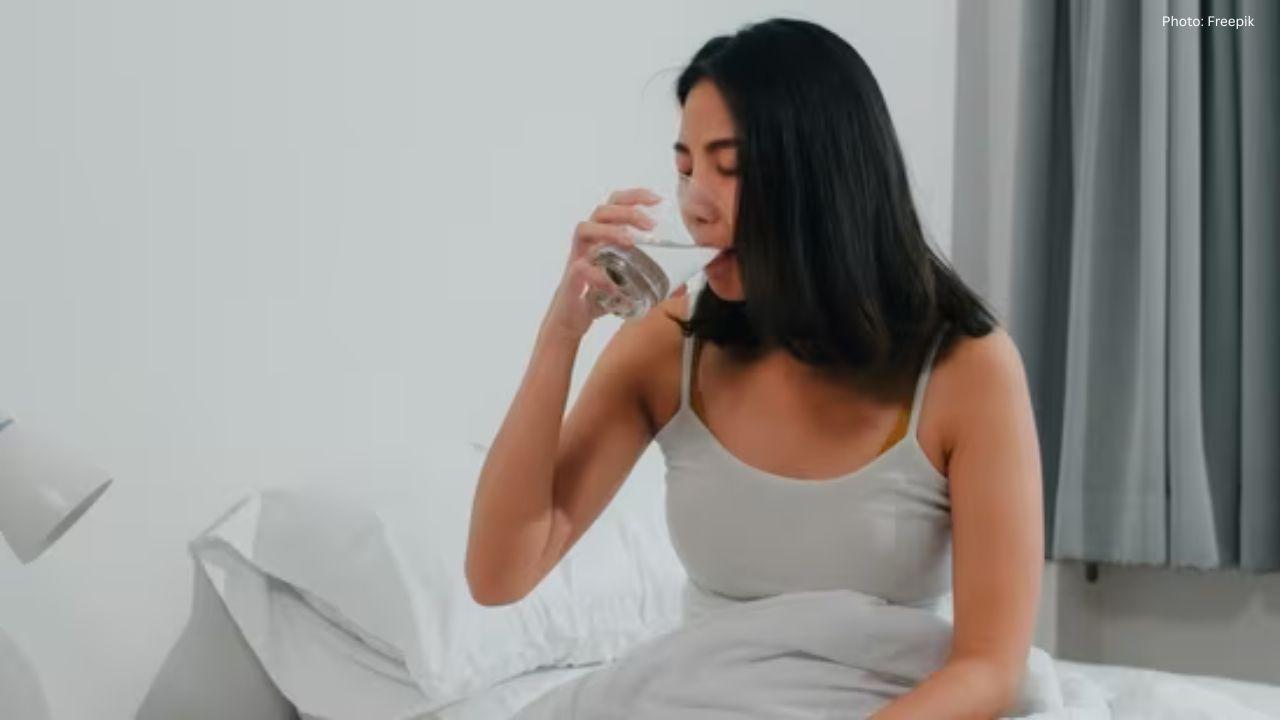 Drinking Hot Water in the Morning: Simple Habit, Real Benefits, and the Truth Behind the Hype
