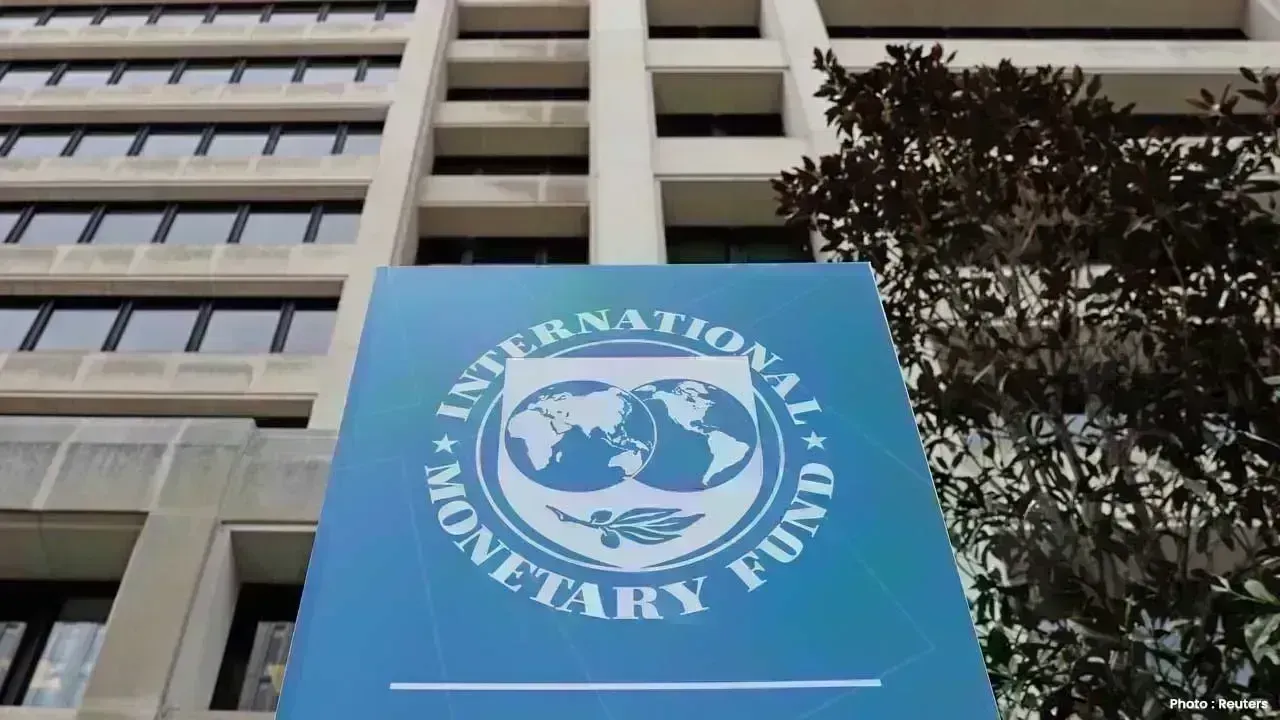IMF Grants $1.2B Loan to Pakistan as Economy Shows Signs of Recovery