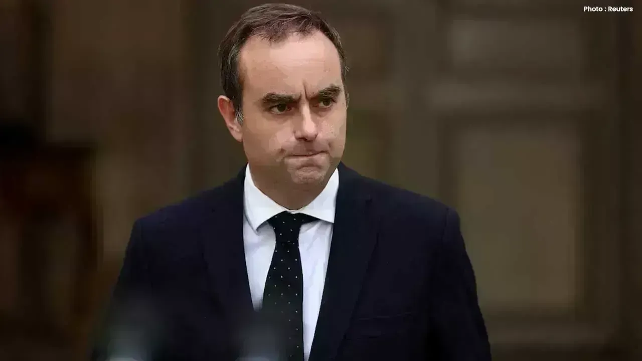 France's Social Security Budget Hits Turbulence Amid Political Challenges