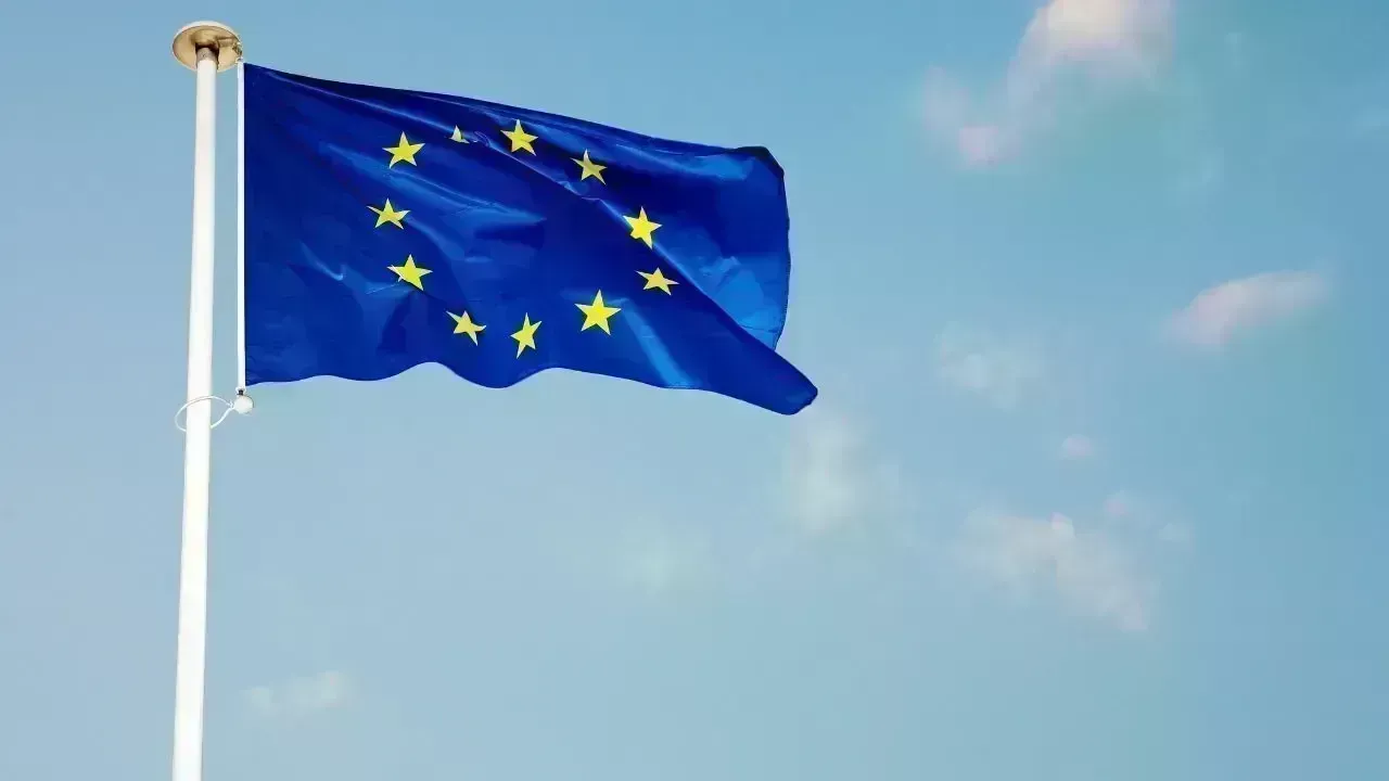 EU Targets Russian Oil Traders Amidst Shadow Fleet Operations