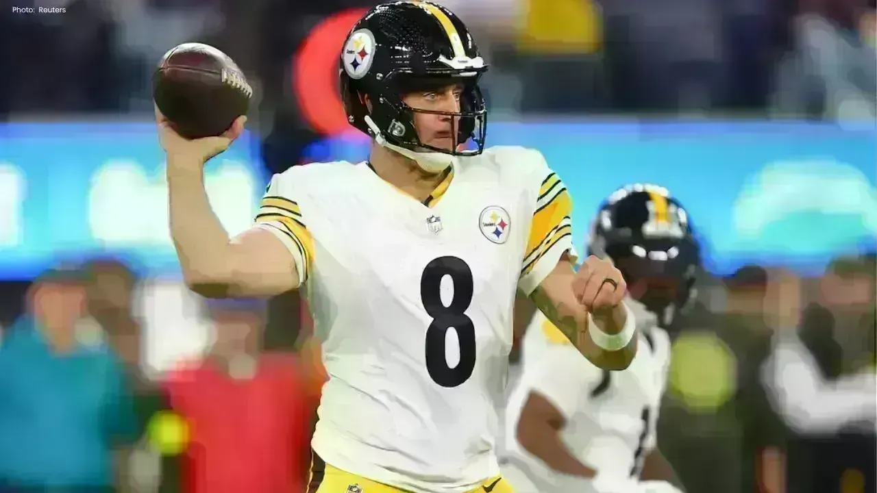 Rodgers Powers Steelers to Victory, Dolphins' Playoff Dreams End