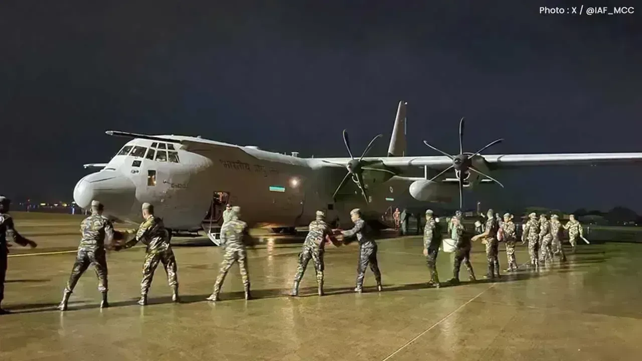 Indian Army Re-establishes Communication in Sri Lanka After Floods